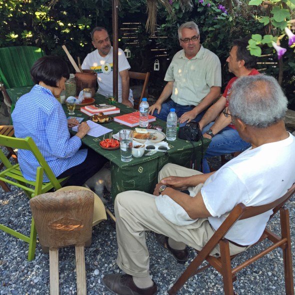 Madhur Jaffrey in Ierapetra enjoying one of Jerolyn's meals with Cretan friends