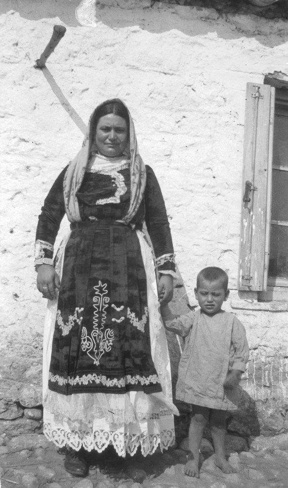 Local woman from the village of Parapoungia posing in front of Dorothy Burr's lens. Source: ASCSA, Archives, Dorothy Burr Thompson Photographic Collection