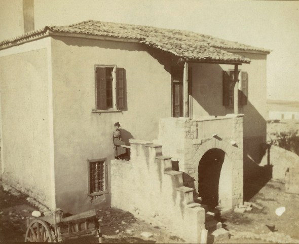 Zillah Dinsmoor in front of the Corinth Excavation House, ca. 1910. ASCSA Archives, William Bell Dinsmoor Papers.